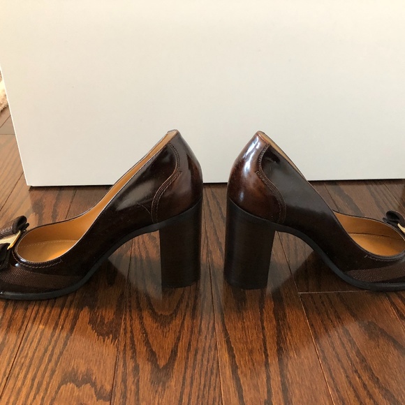 Salvatore Ferragamo brogue style brown pumps - Picture 3 of 7